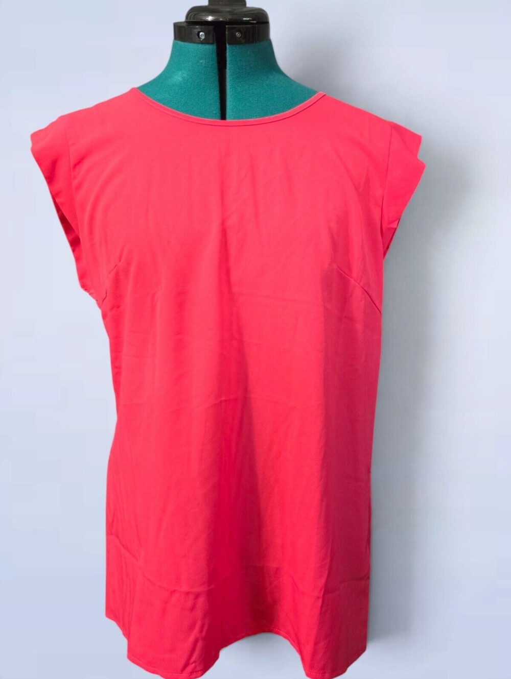 French Connection Crepe Light Cap Sleeve Top in Azalea - Size Large